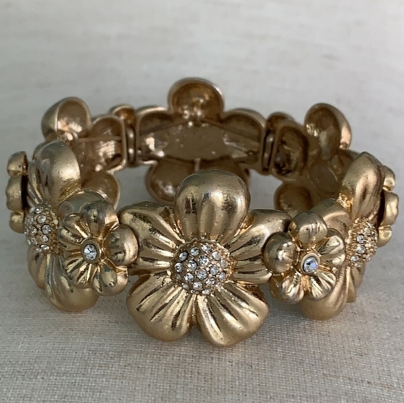 Lia Sophia Jewelry - Vintage Lia Sophia Floral Stretch Bracelet